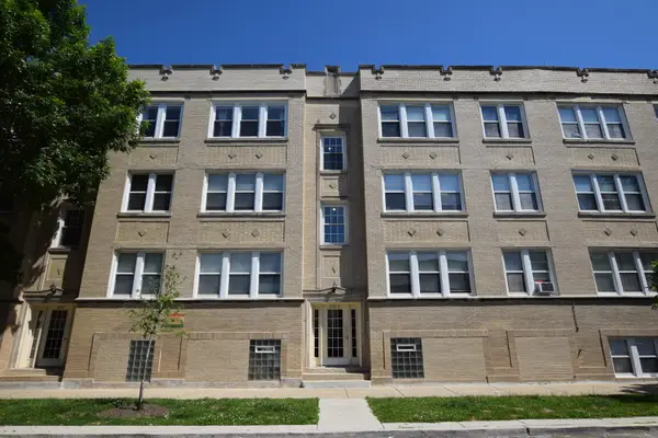 2840 W Glenlake Avenue #2D, Chicago, IL 60659