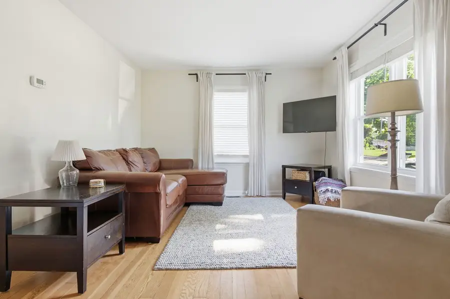 641 N Kenilworth Avenue, Elmhurst, IL 60126 - #3
