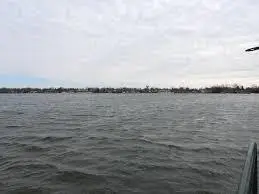 980 Peninsula Drive, Wauconda, IL 60084