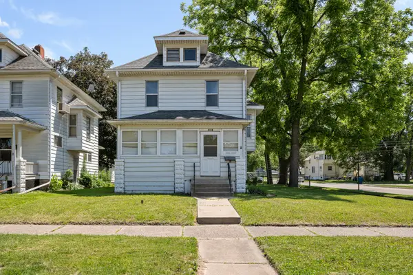 204 15th Avenue, East Moline, IL 61244