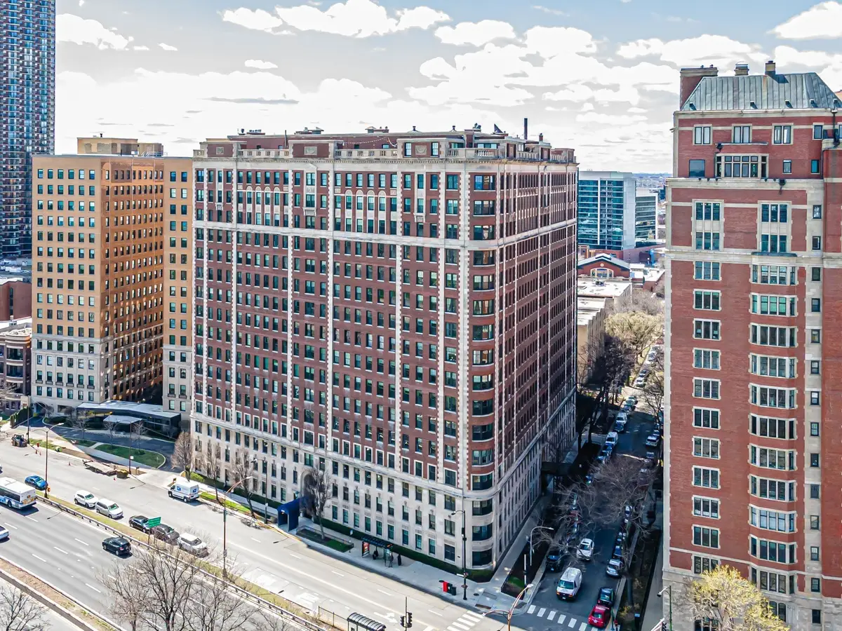 3750 N Lake Shore Drive #2C, Chicago, IL 60613 - #1