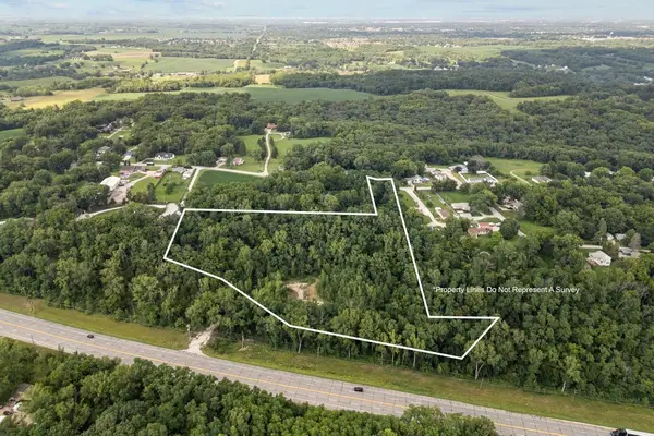 5032 W River Drive, Davenport, IA 52802
