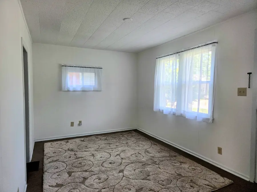 404 Morton Avenue, Aurora, IL 60506 - #3