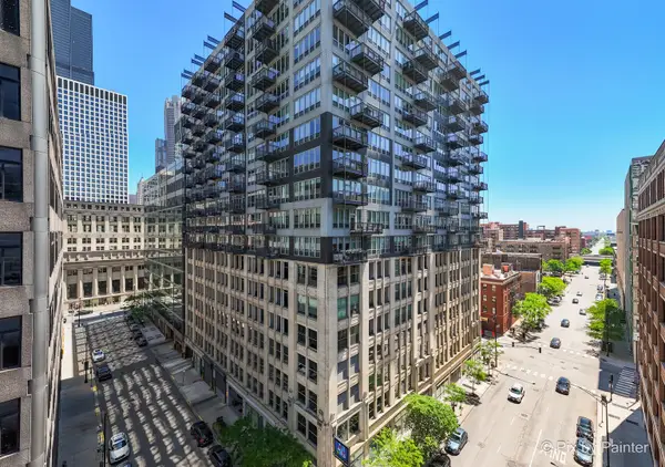 565 W Quincy Street #704, Chicago, IL 60661