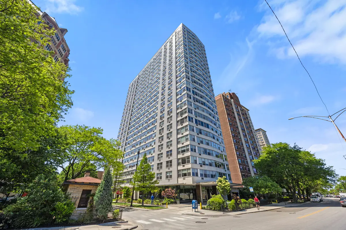 3900 N Lake Shore Drive #13B, Chicago, IL 60613 - #1