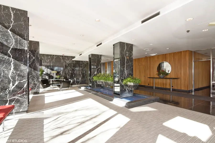 3900 N Lake Shore Drive #13B, Chicago, IL 60613 - #2