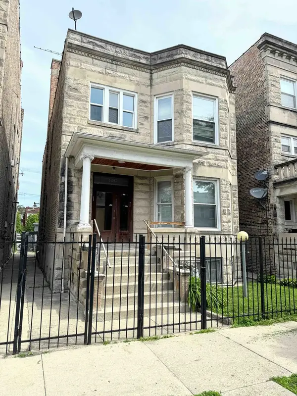 3914 W Gladys Avenue, Chicago, IL 60624