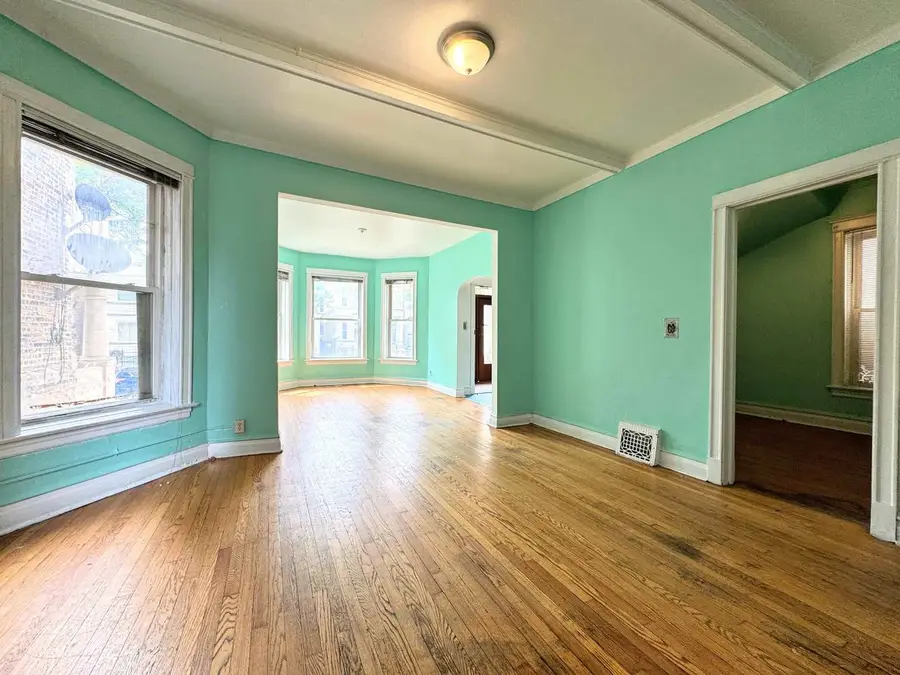 3914 W Gladys Avenue, Chicago, IL 60624 - #3