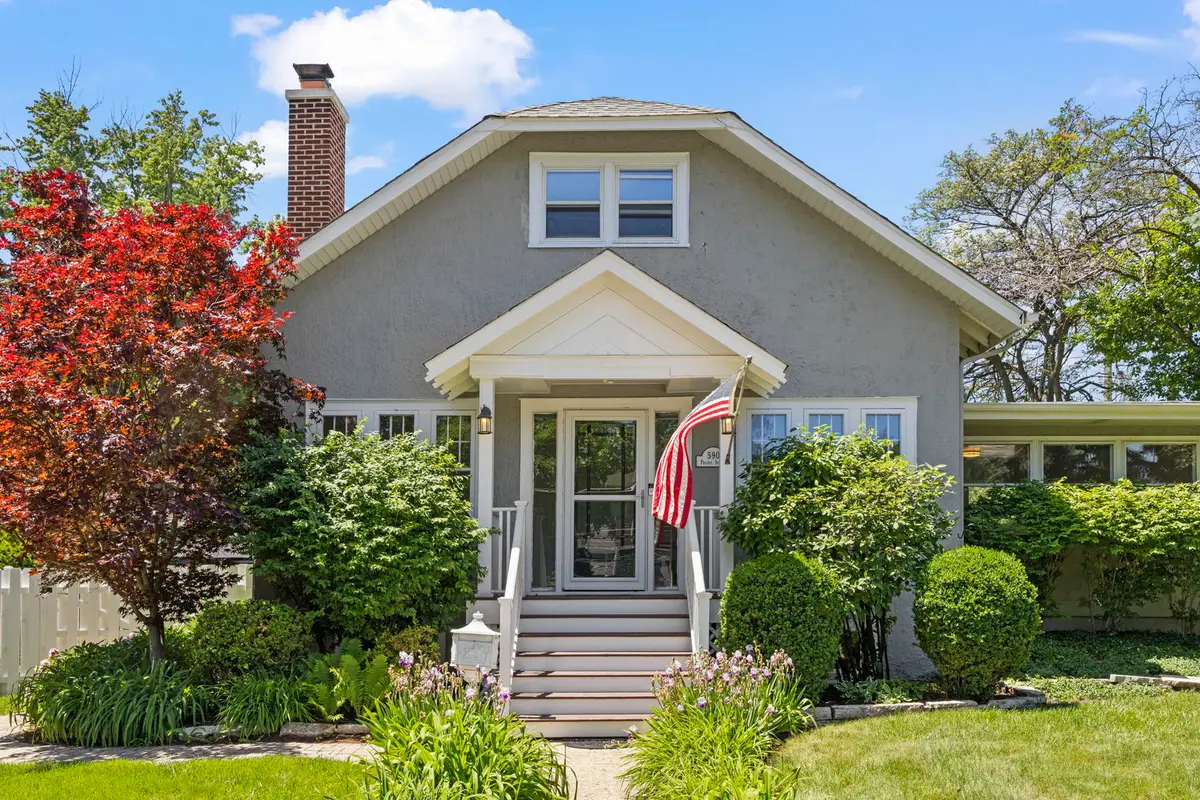 590 Prairie Avenue, Glen Ellyn, IL 60137 - #1