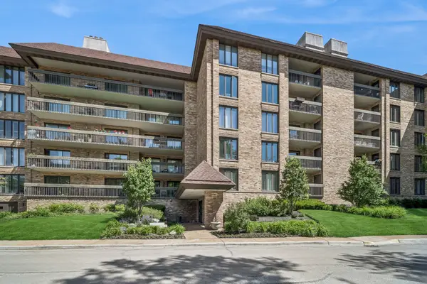 1621 Mission Hills Road #404, Northbrook, IL 60062