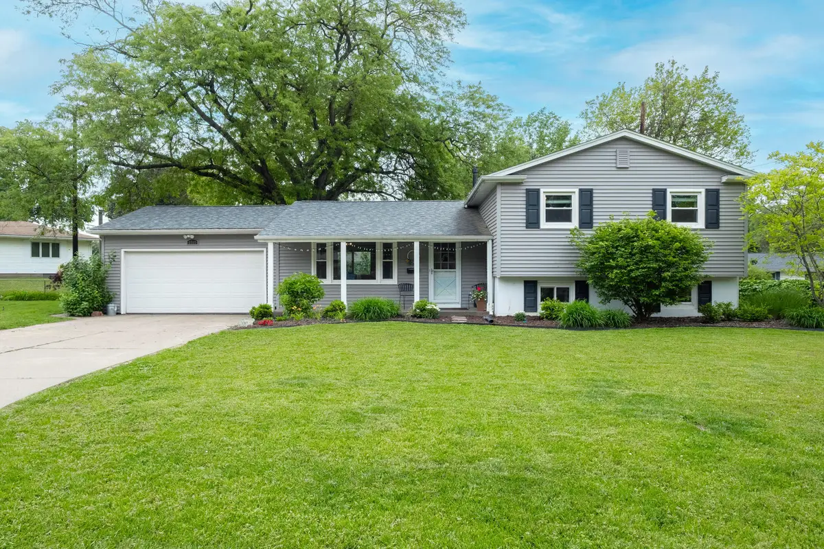 1717 Elmwood Court, Bettendorf, IA 52722 - #1