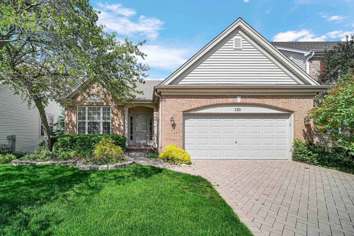 720 Viewpointe Drive, Saint Charles, IL 60174 - #1