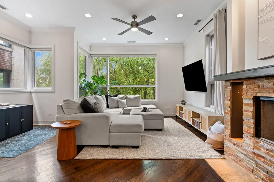 1131 W Addison Street #2, Chicago, IL 60613 - #3