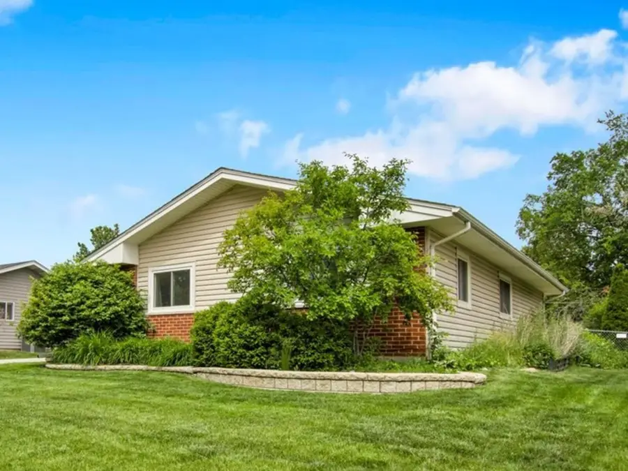 1755 Monticello Road, Hoffman Estates, IL 60169 - #2