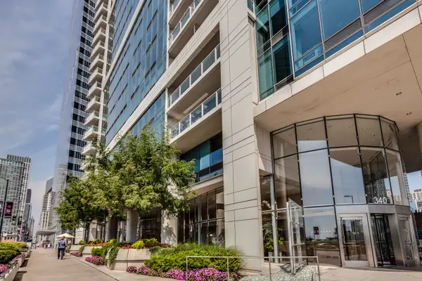 340 E Randolph Street #4804, Chicago, IL 60601