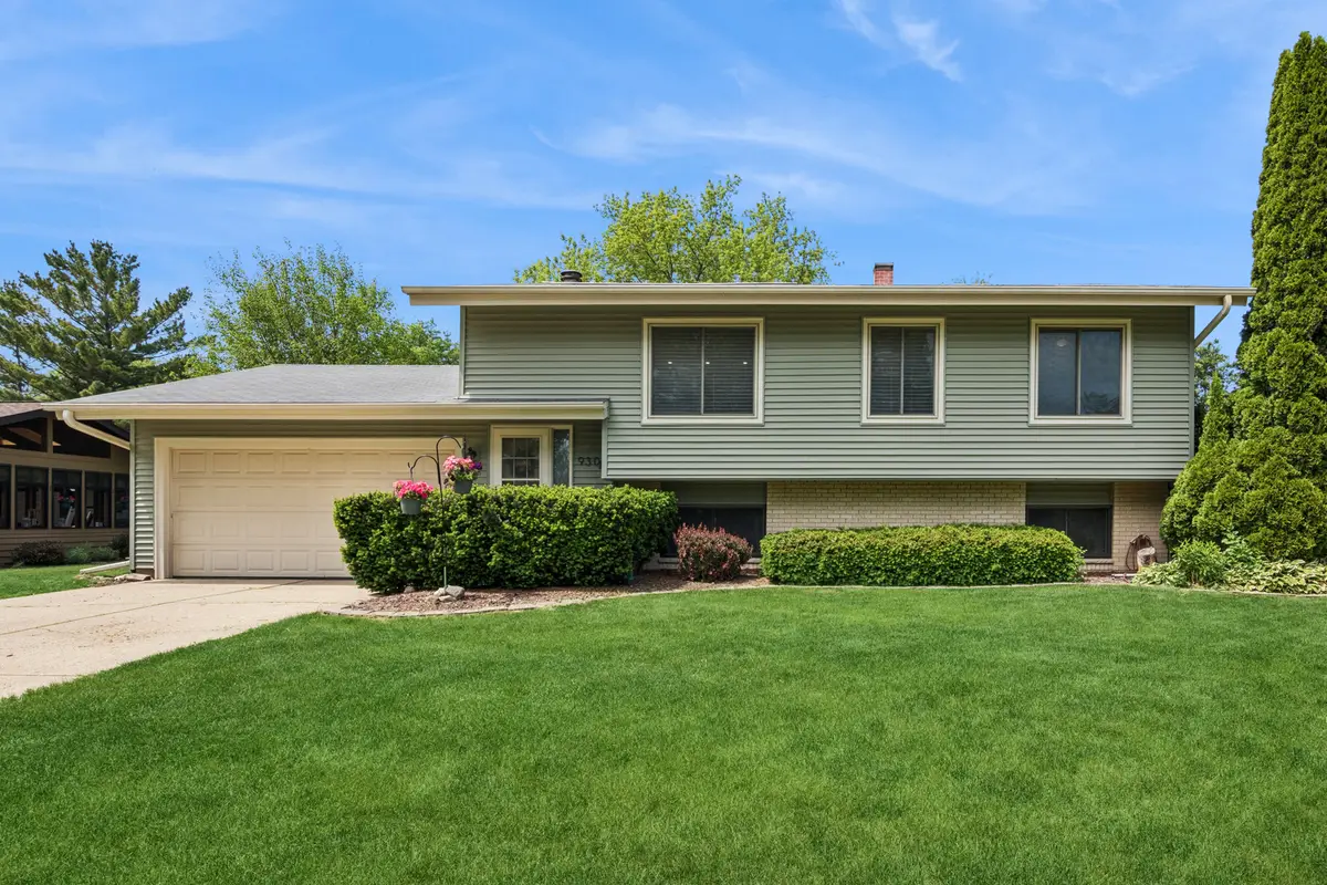930 Camelot Drive, Crystal Lake, IL 60014 - #1