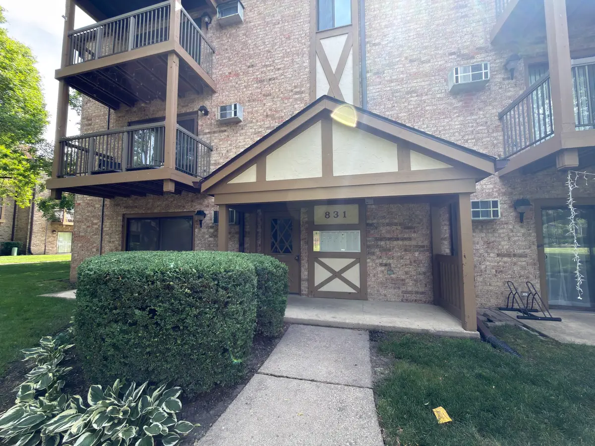 831 S Dwyer Avenue #A, Arlington Heights, IL 60005 - #1