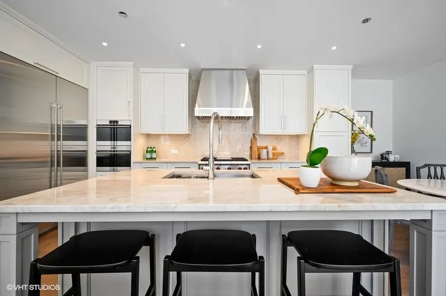 435 N Michigan Avenue #701, Chicago, IL 60611 - #3