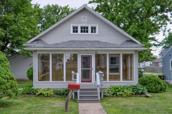 922 9th Avenue, Fulton, IL 61252 - #1