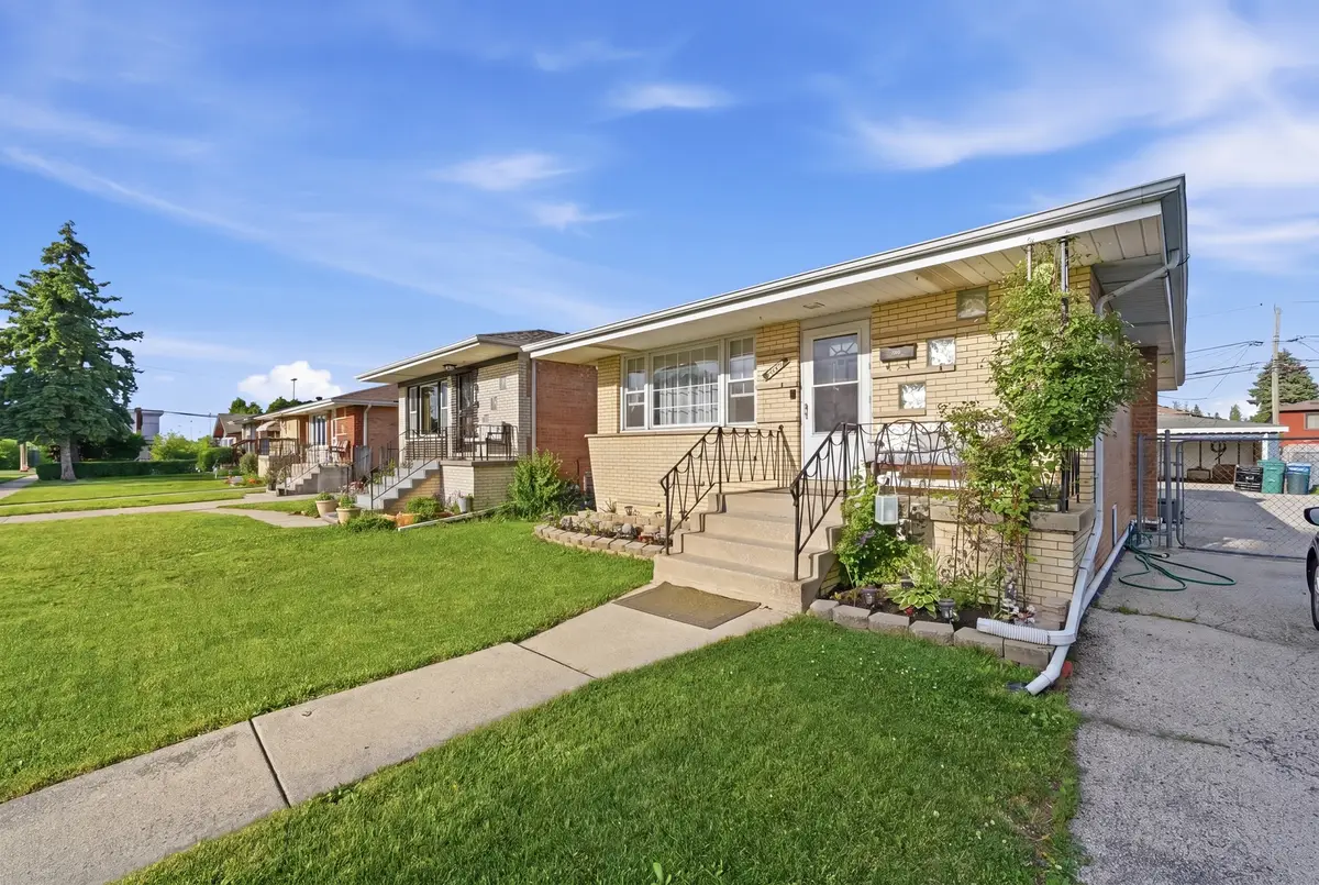 7825 Laporte Avenue, Burbank, IL 60459 - #1
