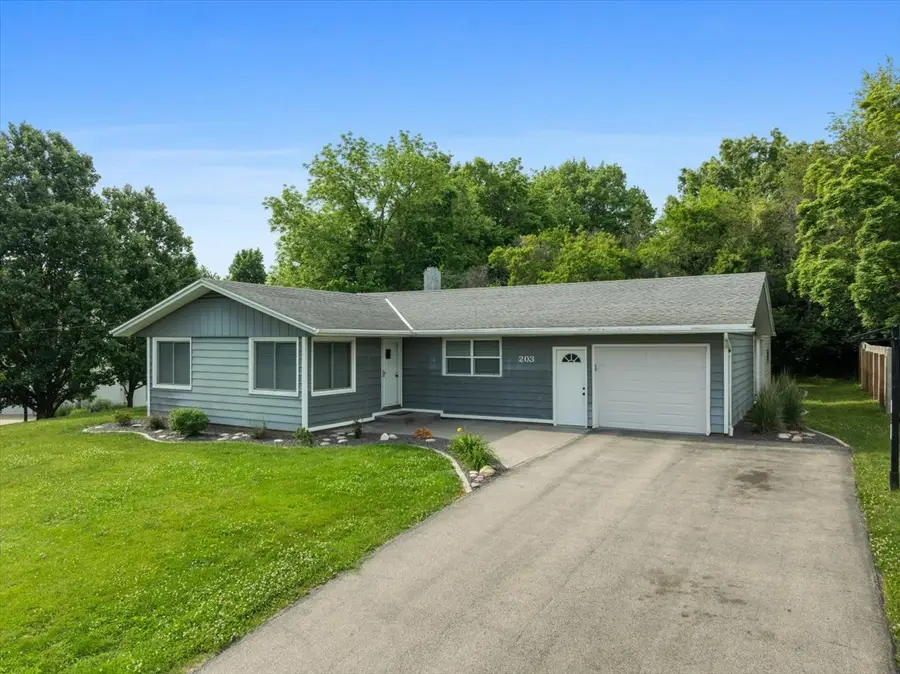 203 Highview Drive, Eureka, IL 61530 - #2