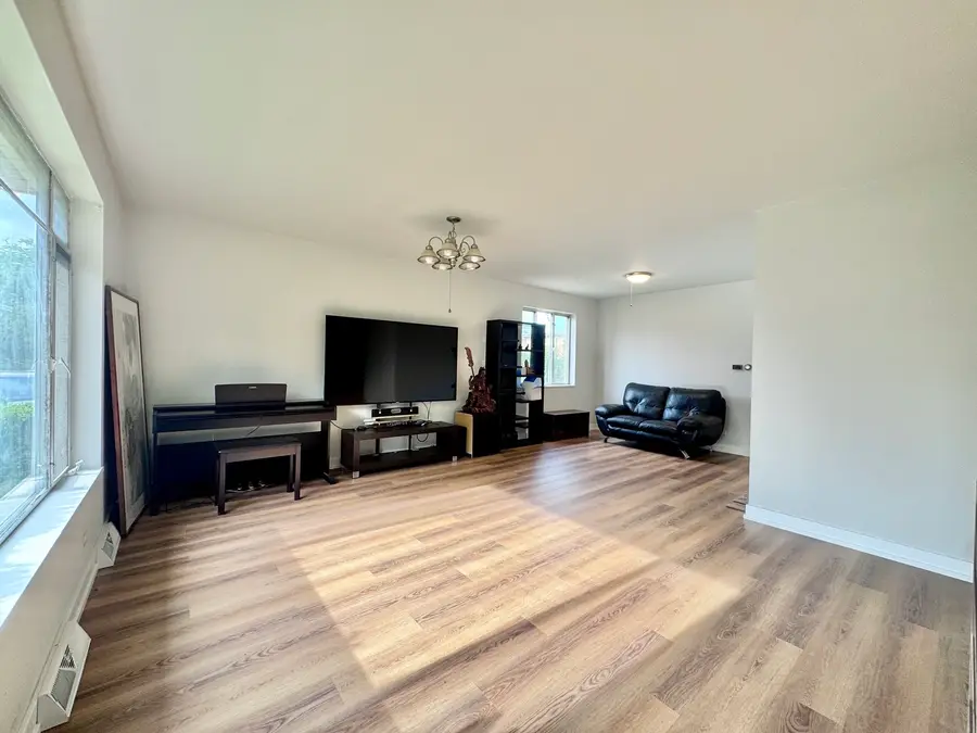 2540 W Jerome Street #D, Chicago, IL 60645 - #3