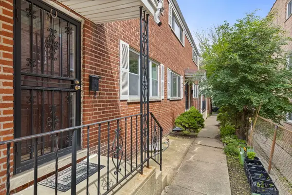 1727 W Estes Avenue #C, Chicago, IL 60626