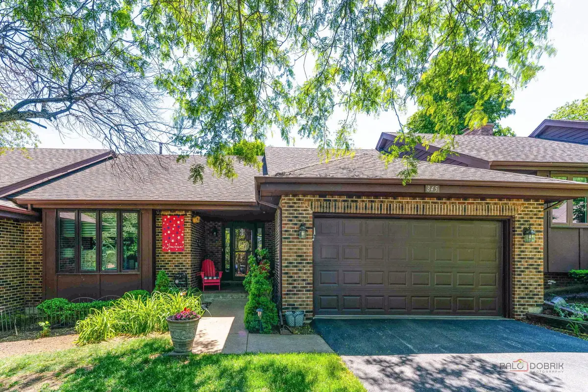 845 Brian Court, Gurnee, IL 60031 - #1