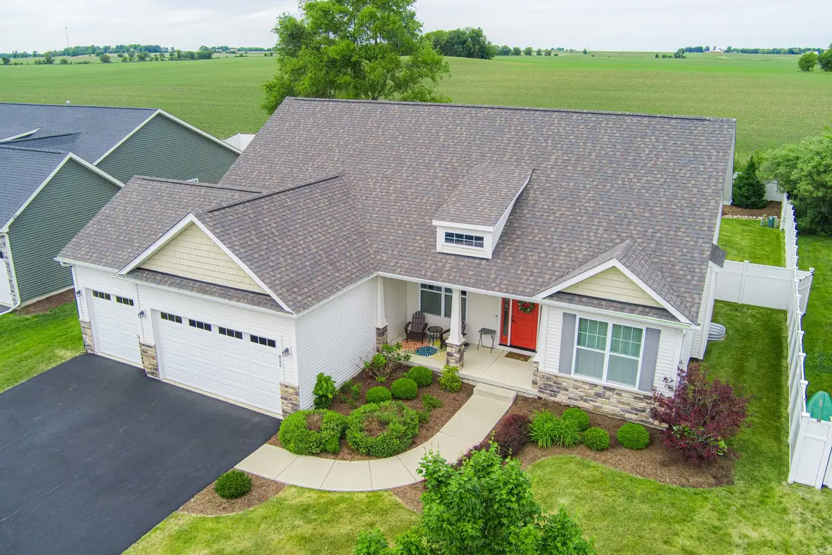 855 Coventry Circle N, Sycamore, IL 60178 - #1