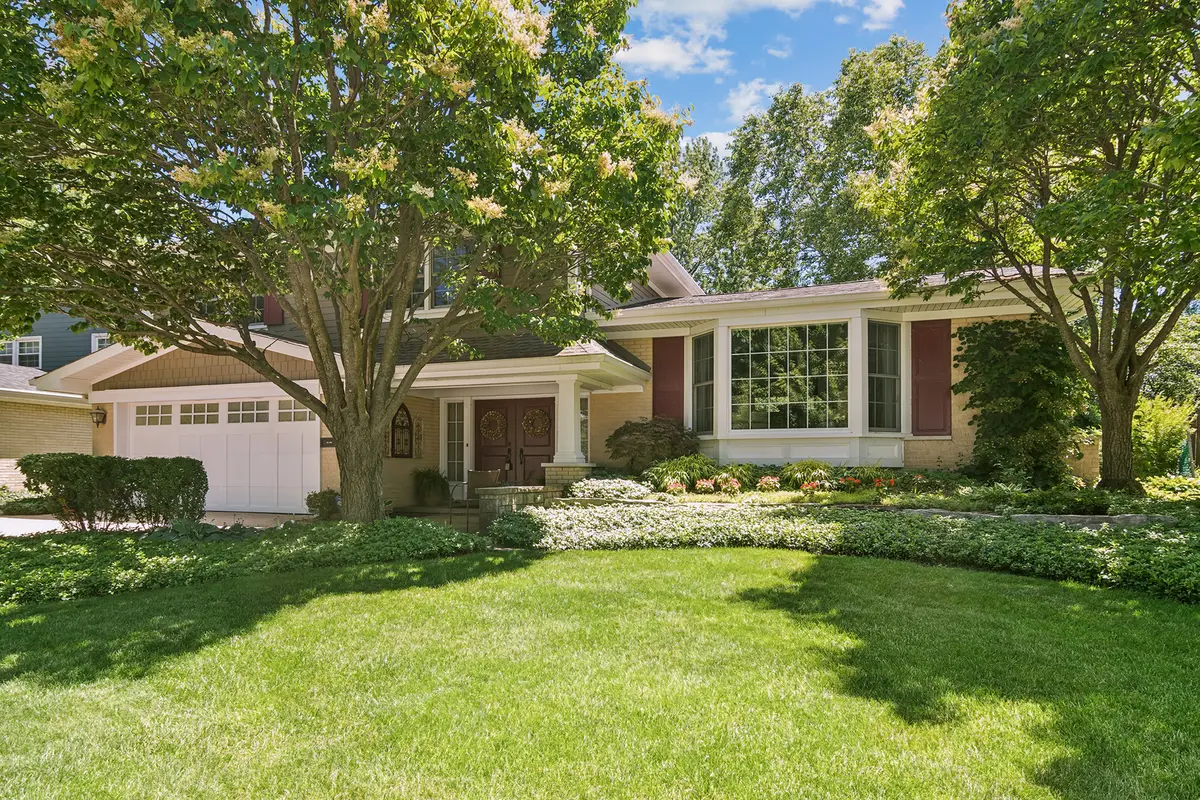 1019 E Waverly Drive, Arlington Heights, IL 60004 - #1