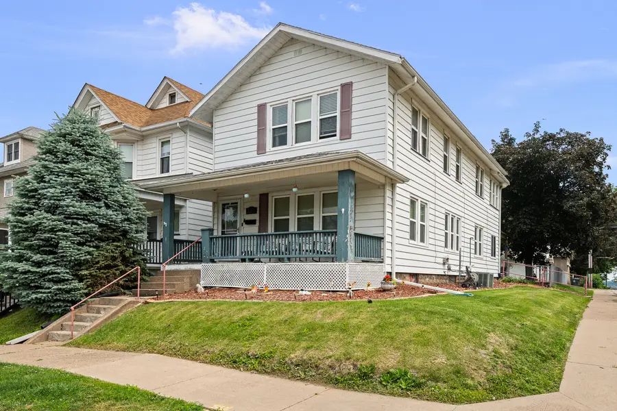 518 W 4th Street, Muscatine, IA 52761 - #2