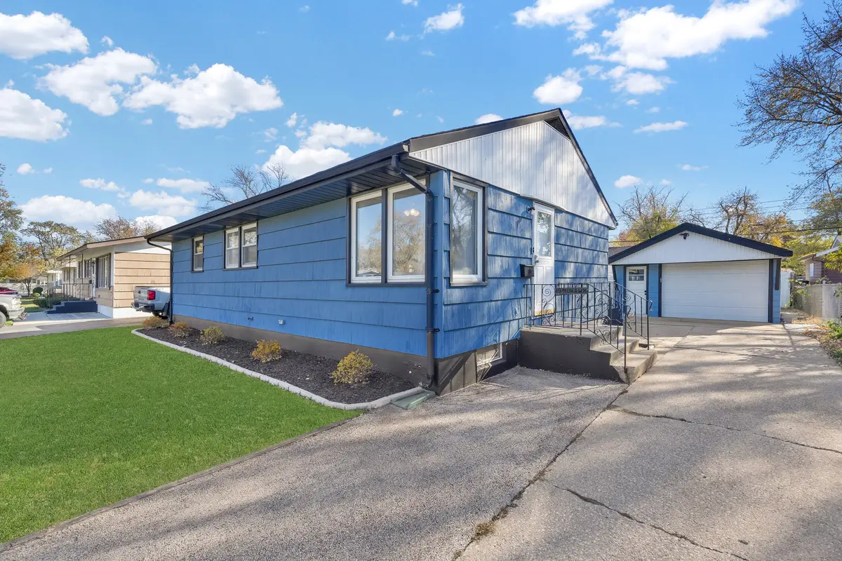 19 Mohawk Drive, Thornton, IL 60476 - #1