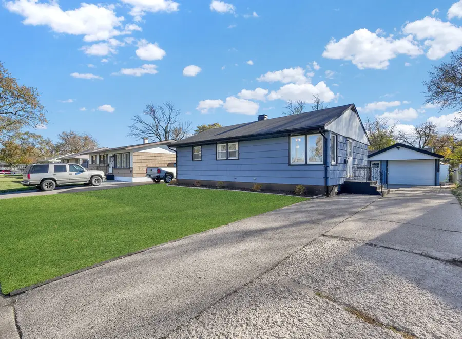 19 Mohawk Drive, Thornton, IL 60476 - #3