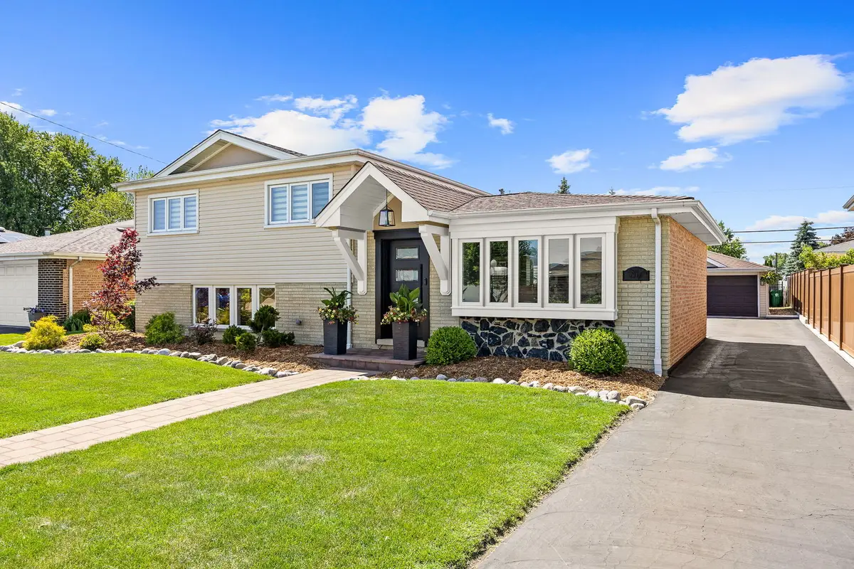 7917 W 81st Street, Bridgeview, IL 60455 - #1