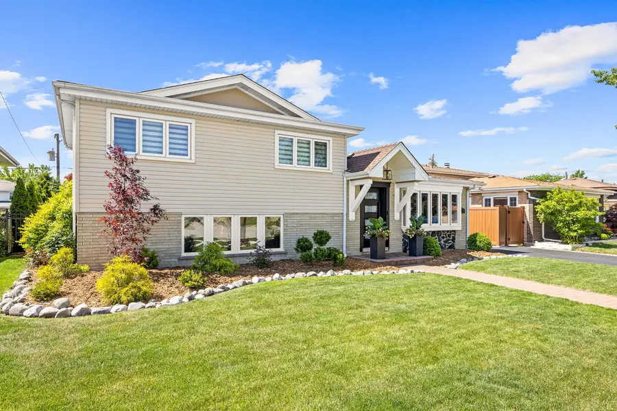 7917 W 81st Street, Bridgeview, IL 60455 - #2