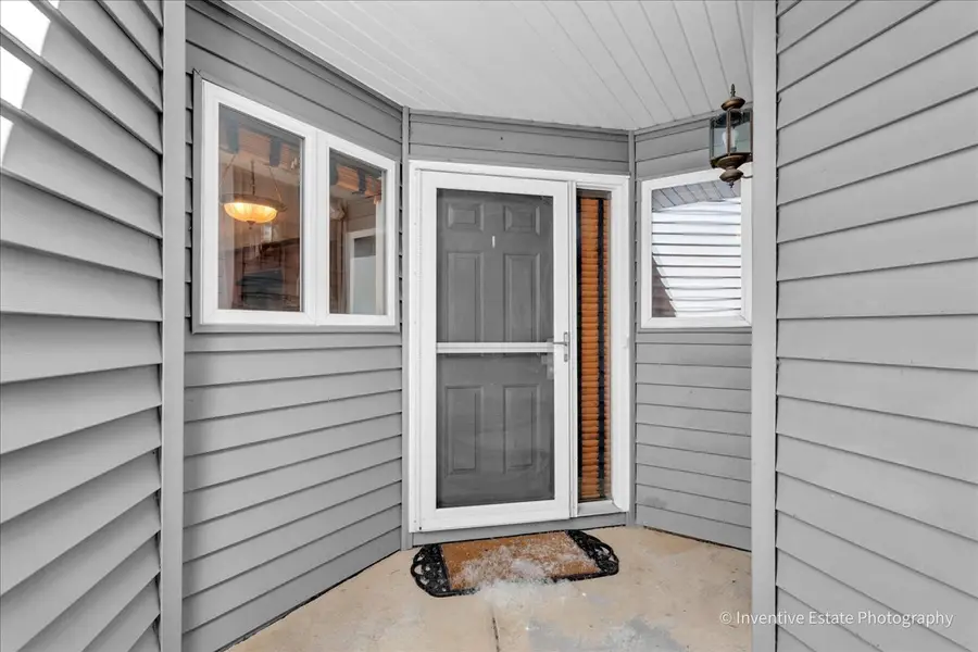 8304 Highpoint Circle #B, Darien, IL 60561 - #2