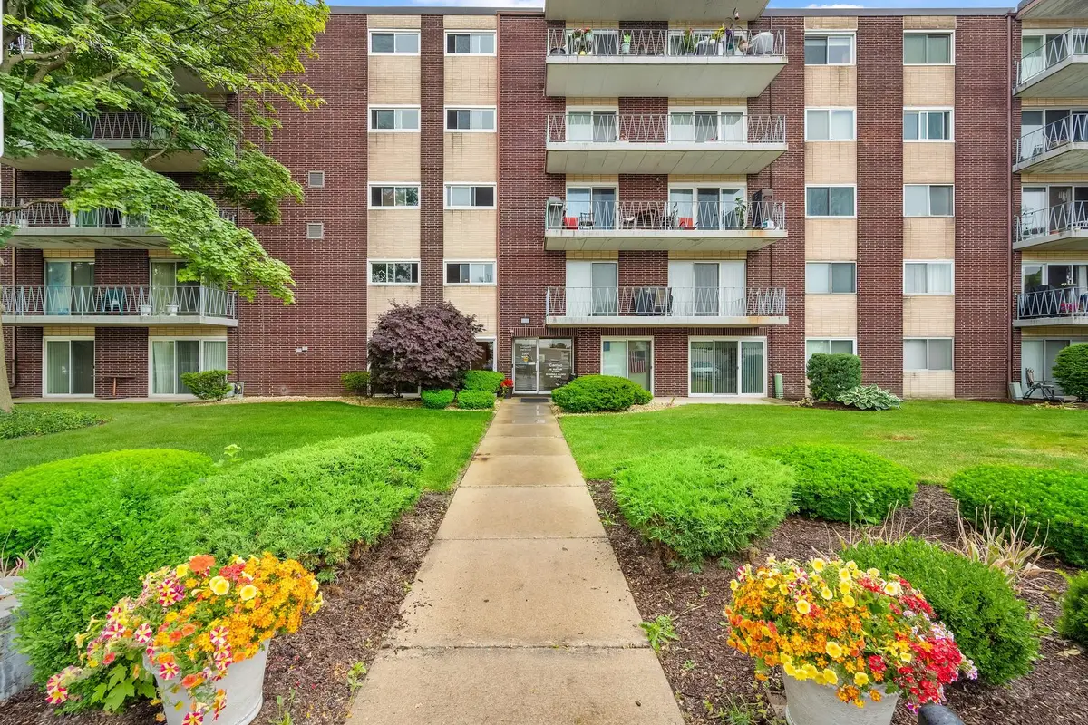 2900 Maple Avenue #4A, Downers Grove, IL 60515 - #1