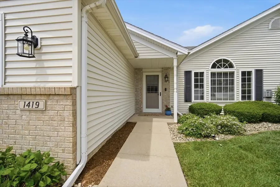 1419 Inglewood Circle, Bloomington, IL 61704 - #2