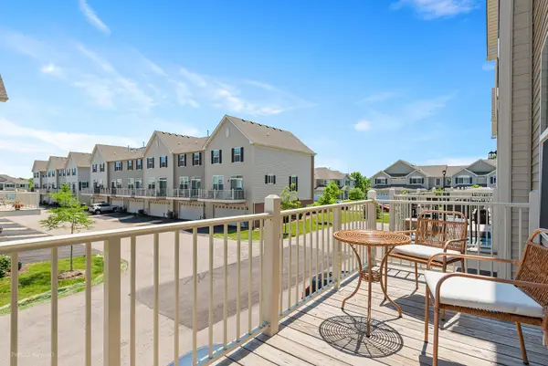 1611 Bentz Way, Batavia, IL 60510