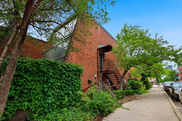 2170 N Lincoln Avenue, Chicago, IL 60614