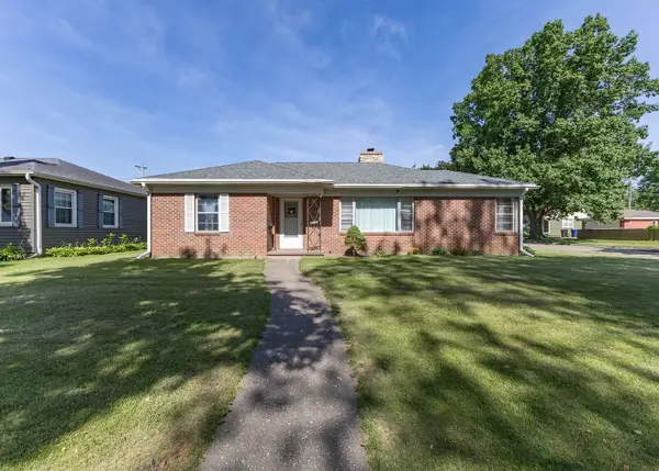 1030 N 3rd Street, Clinton, IA 52732