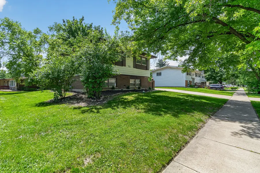 702 W Fitzhenry Court, Glenwood, IL 60425 - #3