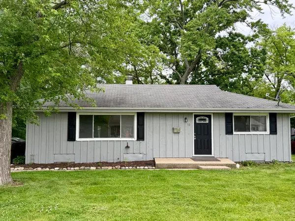 12 Johnathan Road, Lake Zurich, IL 60047