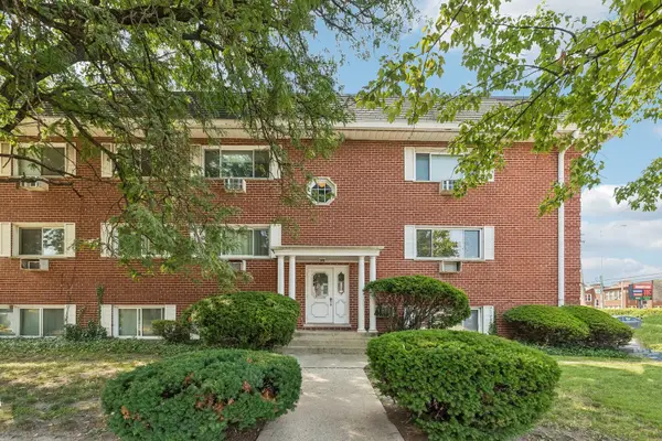 727 S Maple Avenue #102, Oak Park, IL 60304