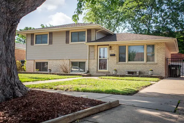 10435 Barnard Drive, Chicago Ridge, IL 60415