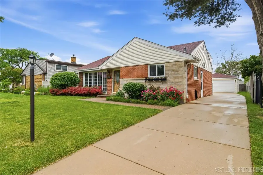 7528 Churchill Street, Morton Grove, IL 60053 - #2