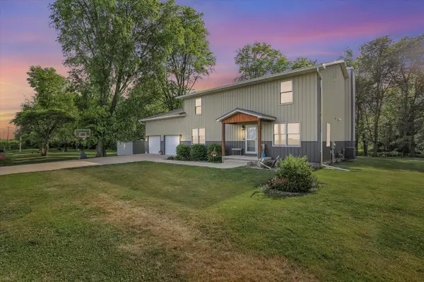 8909 N 2300 East Road, Fairbury, IL 61739