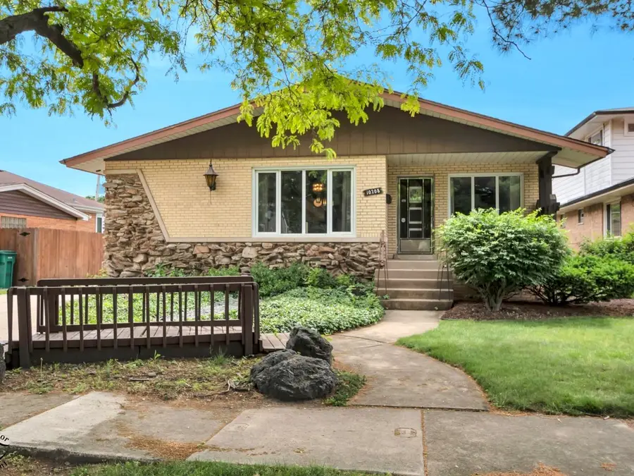 10208 S Saint Louis Avenue, Evergreen Park, IL 60805 - #2
