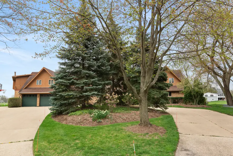 607 Berkshire Court, Downers Grove, IL 60516 - #2