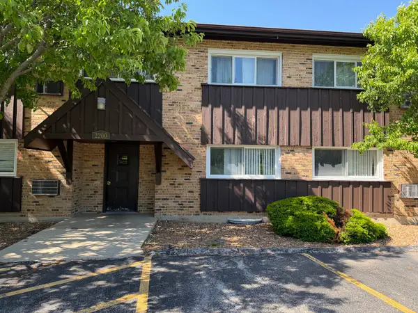 2200 Arbor Circle #1, Downers Grove, IL 60515